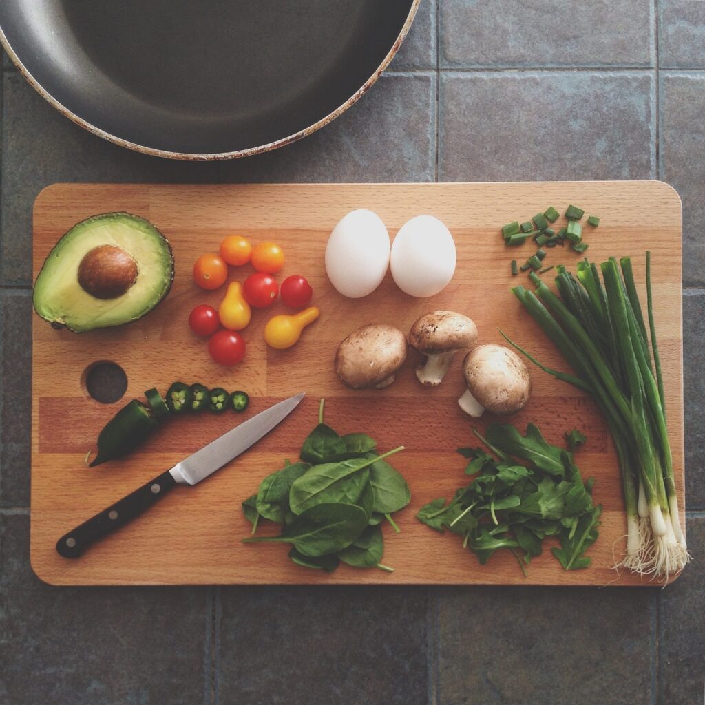 https://hobbywares.com/wp-content/uploads/2023/01/avocado-chopping-board-ingredients-1838785-1024x1024.jpg